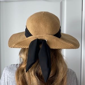 The perfect beach/pool hat